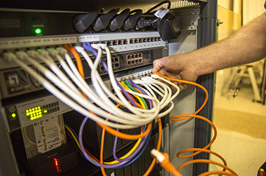 Das Verkabeln von Datennetzwerken - ein Kerngeschäft der esm